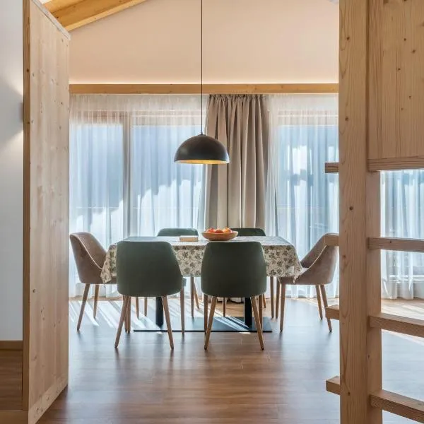 Les Ciases Chalets Dolomites Apt 4, hotel en San Vigilio di Marebbe