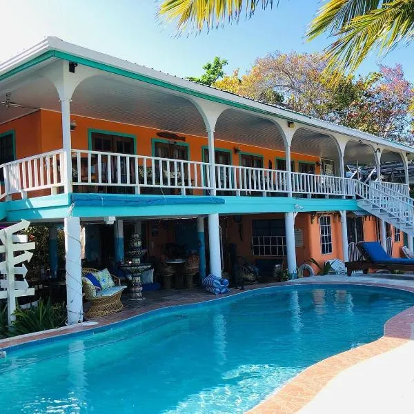 Coral Cove Inn, hótel í Maya Beach