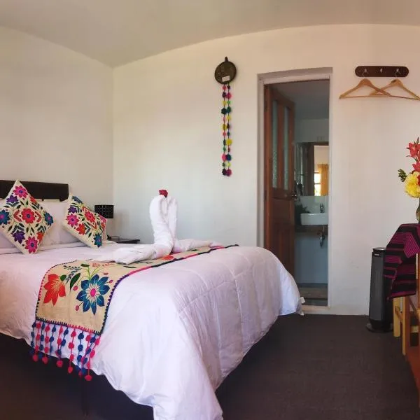 Amantani Pachatata Lodge, khách sạn ở Amantani