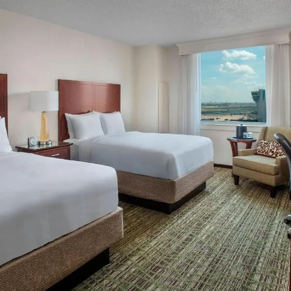 Philadelphia Airport Marriott - photo 2
