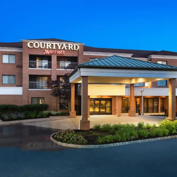 Courtyard by Marriott West Orange, hotelli kohteessa Livingston