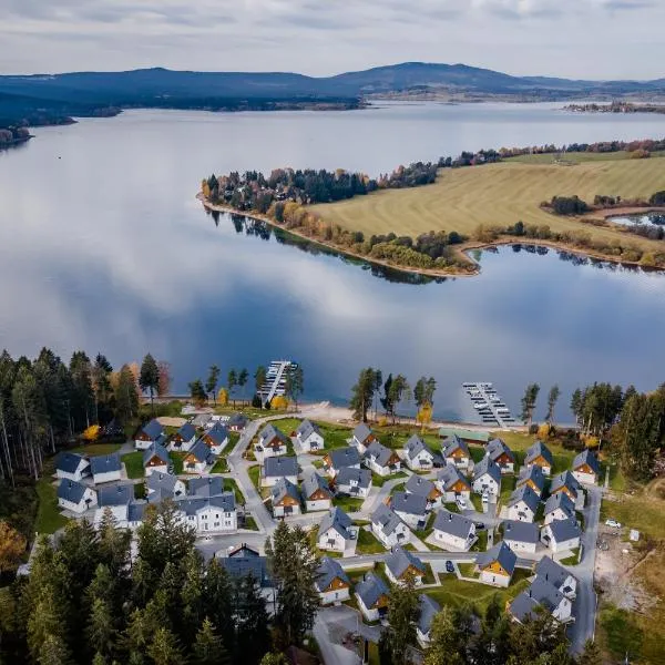 Deluxe Apartment Lipno - Lake Side Village, Frymburk nad Vltavou, hotel ve Frymburku