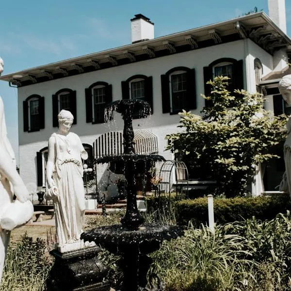 Maxwell Mansion Hotel, hotel v destinaci Lake Geneva