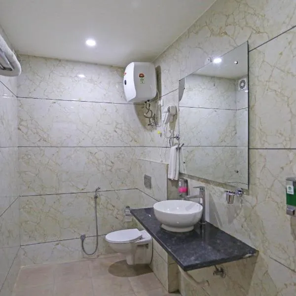 Hotel D'Capitol - Delhi Airport photo 2