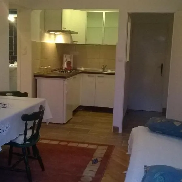 Apartments Indira, hotel v destinácii Lovište