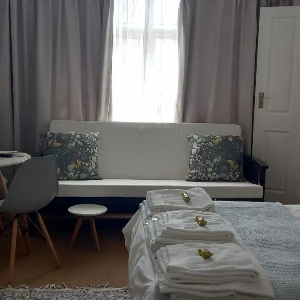 Innes Road Durban Accommodation Private Double Room with Private Bathroom, hotel en Durban