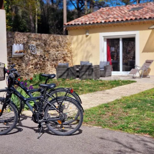 Sauna et Spa, Gîte le Carrousel, hotel v destinaci Piolenc