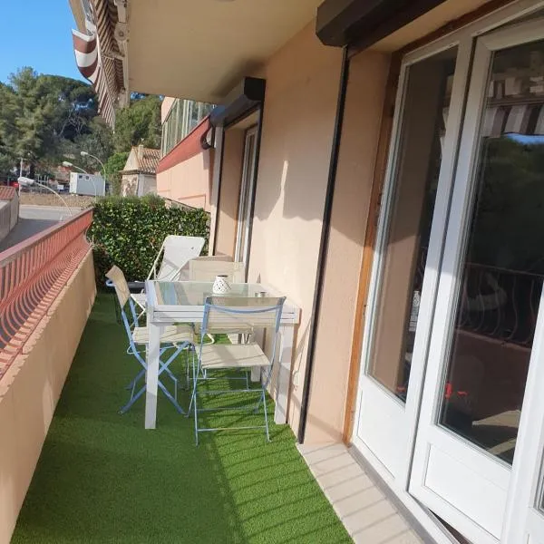 Logement à Sanary-sur-mer (Var) – hotel w mieście Sanary-sur-Mer