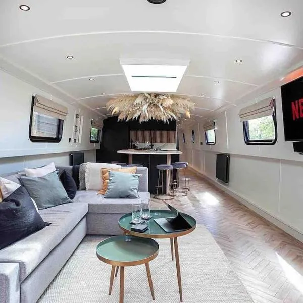 The Vätten Hüs Luxury Boat, hotel v Manchesteru