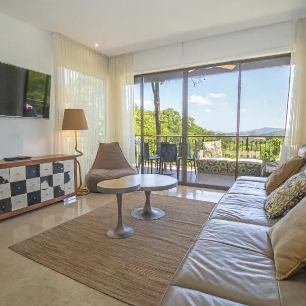 Roble Sabana 105 Luxury Apartment - Reserva Conchal, hotel em Playa Conchal