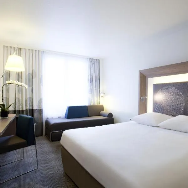 Novotel Lille Aéroport، فندق في Loos