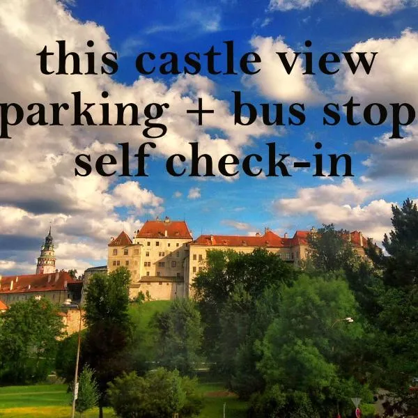 The best CASTLE VIEW-bus station, parking, center, hotel din Opalice