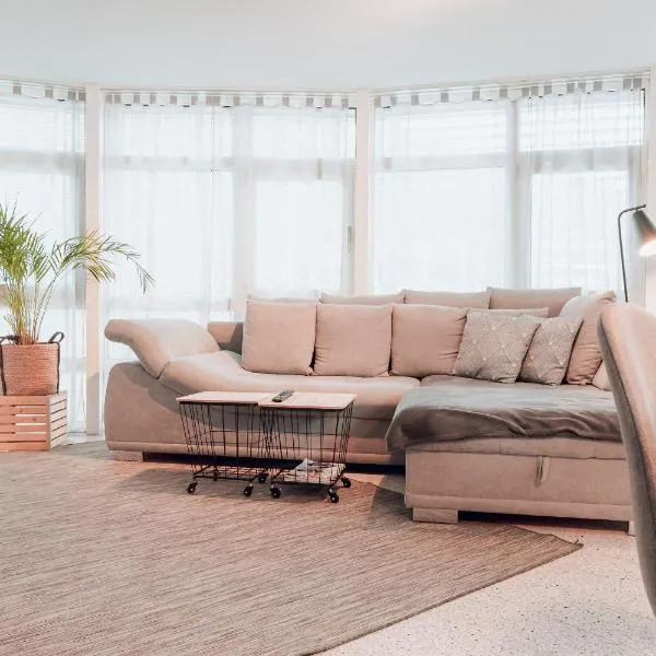 Central Apartment - culture & nightlife in one, hotel din Visp