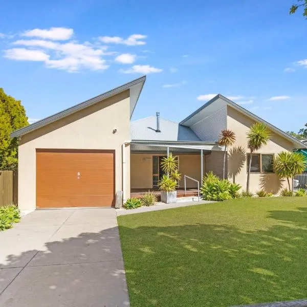 Swell Times Holiday Home Busselton, hotel in Busselton