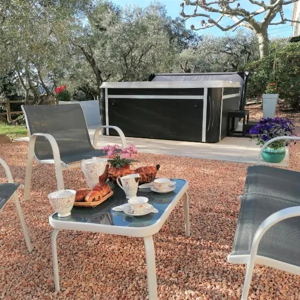 Chambre d'hôtes et Spa en Luberon, viešbutis mieste Volx