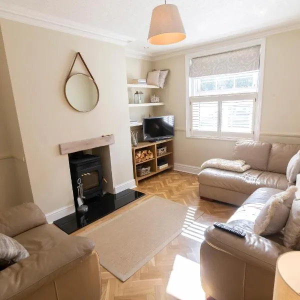 Mulberry Cottage - Cosy 3 Bed Cottage near Lytham Windmill, hotel en Lytham St Annes