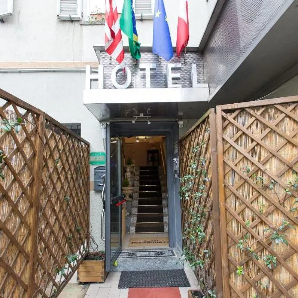Hotel Pontenuovo, hotel v destinaci Merone