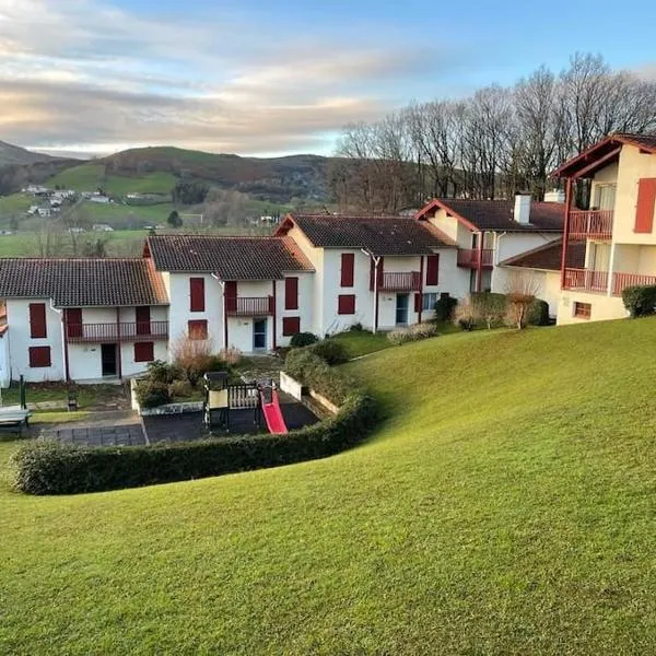 HOSTA Piscine Vue Montagnes: Souraïde şehrinde bir otel