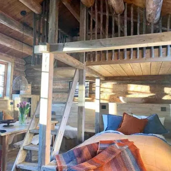 Sauefjøset - Idyllisk gardstun fra 1800-tallet, hotel in Skjåk