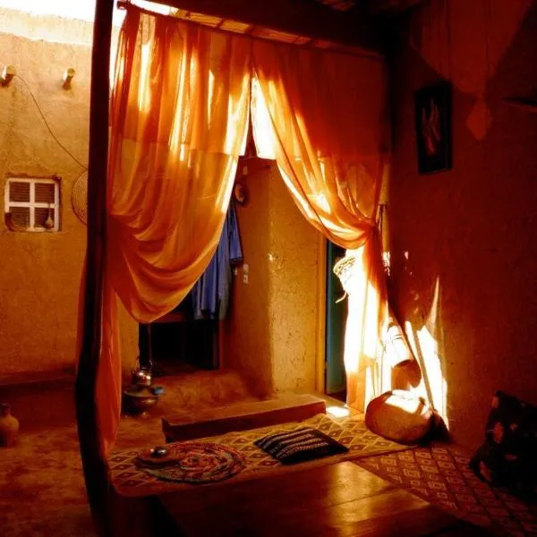 La maison saharaouie, hotel en Tighmert