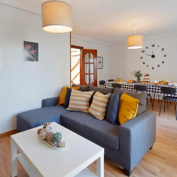 R2R - Tríplex Rinconín con piscina - 158A, hotel en Gijón