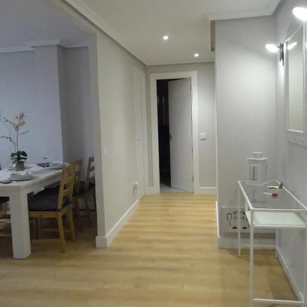 INSULA PLAzA MAYOR HOME、アストルガのホテル