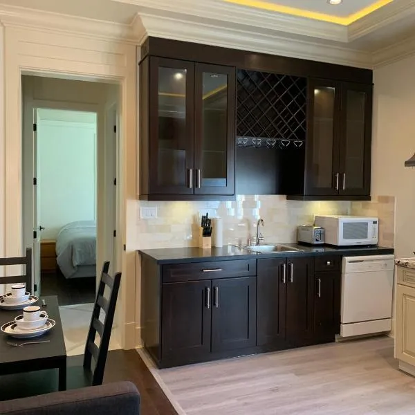 Private cozy suite near Dyke and Fisherman's Wharf, hotel in Richmond