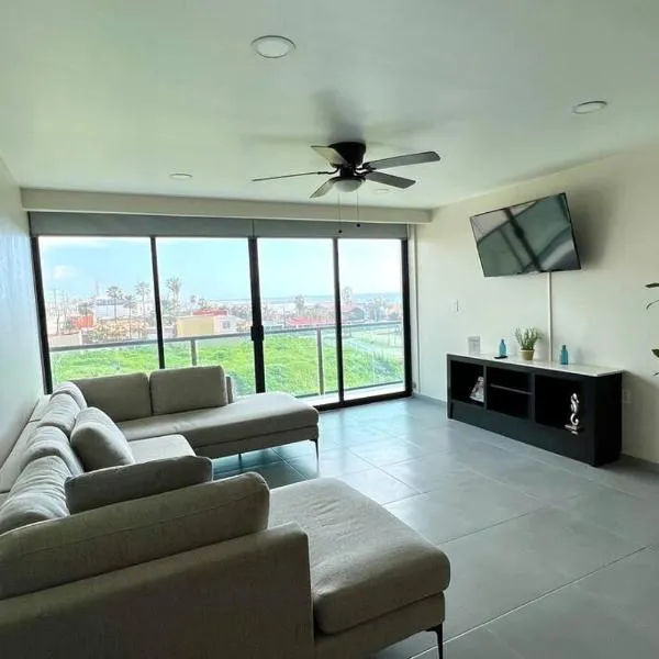 Luxury 2BR Condo (F) Rosarito, hotel in Rosarito