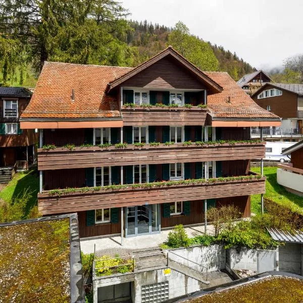 Hirschen Guesthouse - Village Hotel、ウィルトハウスのホテル