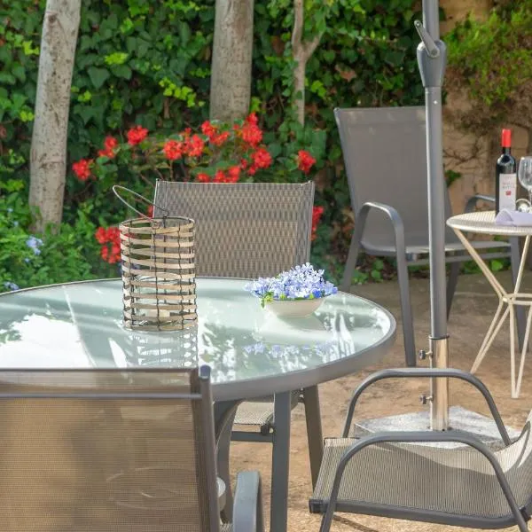 Cala Rafalino, hotel S'Illotban