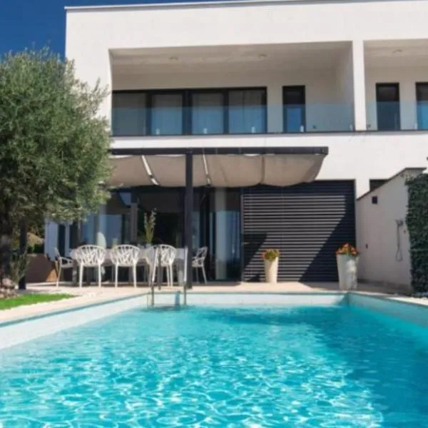 Villa Superior One, hotel in Crikvenica