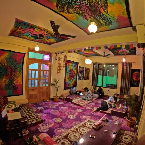 Triumph bed and breakfast and cafe, ξενοδοχείο σε Kasol