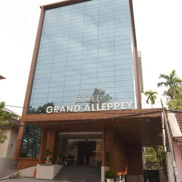 Hotel Grand Alleppey, hotel em Punnappira