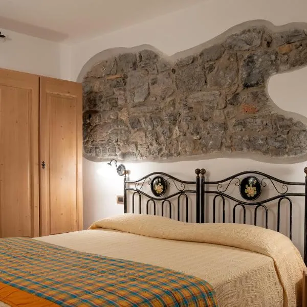 Garnì Centrale, hotel v destinaci Roncone