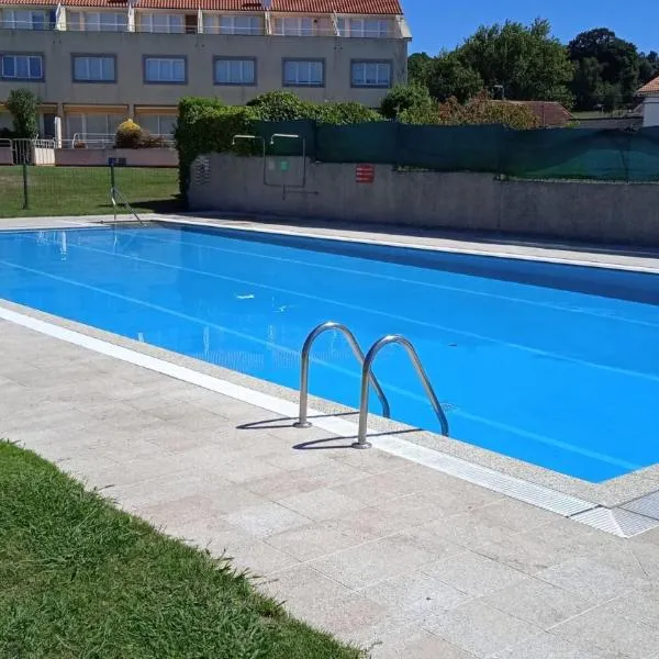 CHALET CON PISCINA EN MIÑO-Perbes, hotel v destinaci Miño