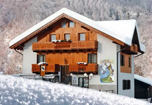 Jolly B&B - Affittacamere, hotel in Dimaro