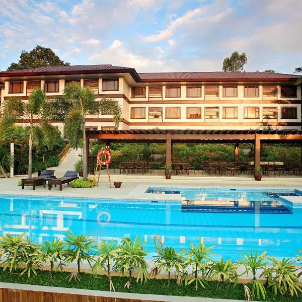 Hotel Tropika, hótel í Davao City