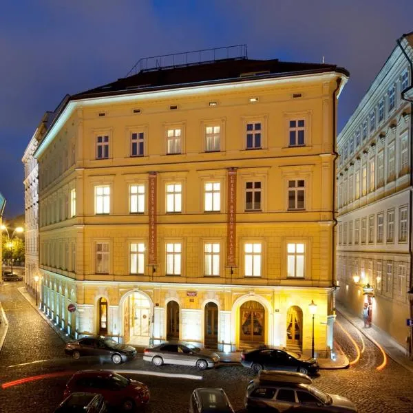 Charles Bridge Palace โรงแรมในHoroměřice