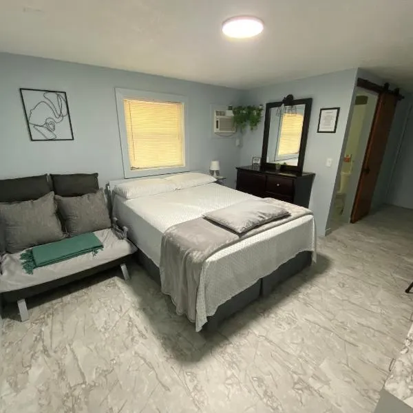 Guest Suite at Turkey Creek - 1 bedroom suite, hotel in Palm Bay