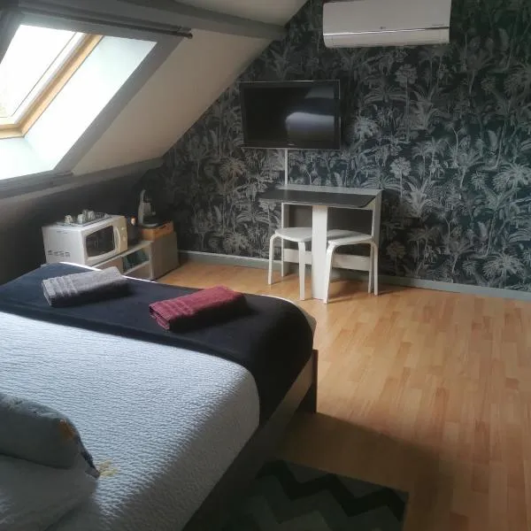 Agréable chambre d’hôte à la campagne، فندق في Langon