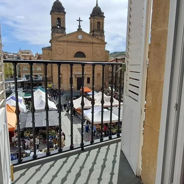 Erdizka, céntrico apartamento turístico con la mejor vista Plaza de los Fueros, hotel a Estella