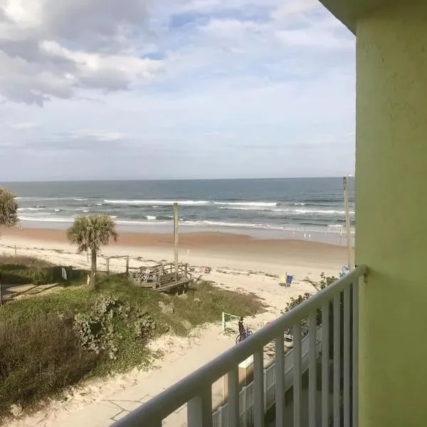 Beach Blessed - Sea View at Symphony Beach Club, hotel in Ormond Beach