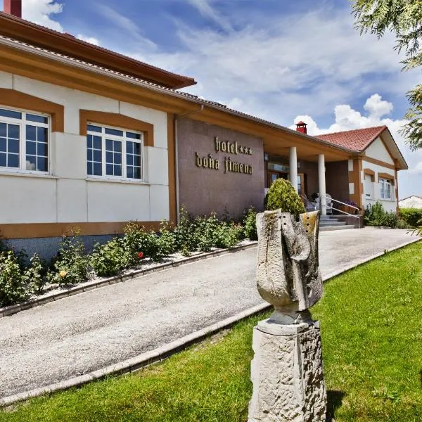 Hotel Doña Jimena, hotel v destinaci Villarcayo