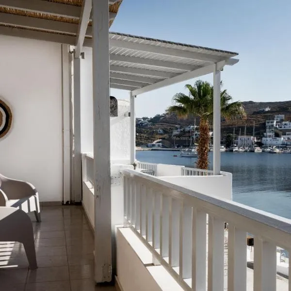 Cactus Suites Kythnos、Mérichasのホテル