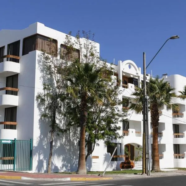 Hotel Mejillones، فندق في ميجلونيس