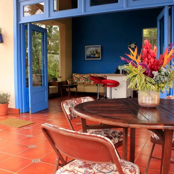 Casa Bartzis, Close to Orosi and Tapanti National Park, hotel in Guatuso