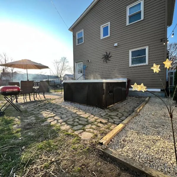 Cottage near Cedar Point and downtown Sandusky, hotel in Sandusky