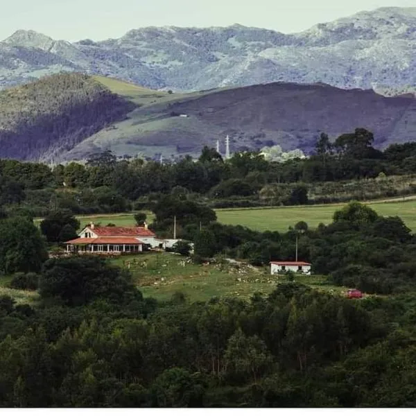 Surfhousegerra, hotel sa San Vicente de la Barquera