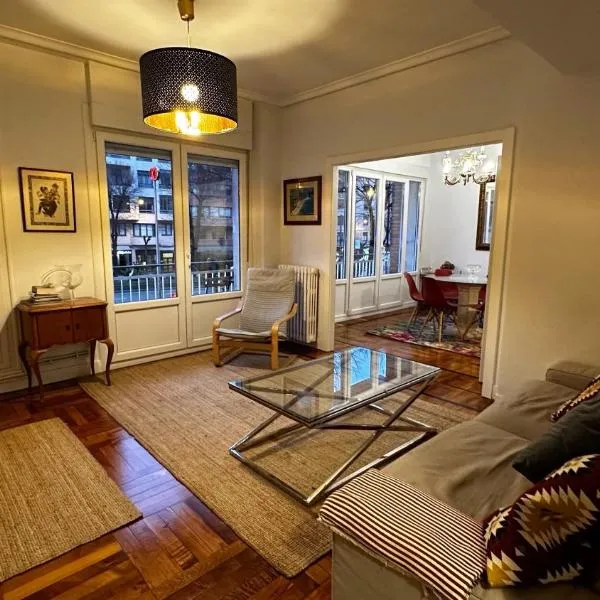Fantástico apartamento en el centro de Bilbao, hotel en Bilbao
