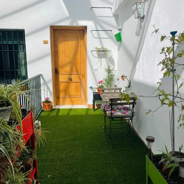 Penthouse at City Center with Terrace, hotel i Sevilla